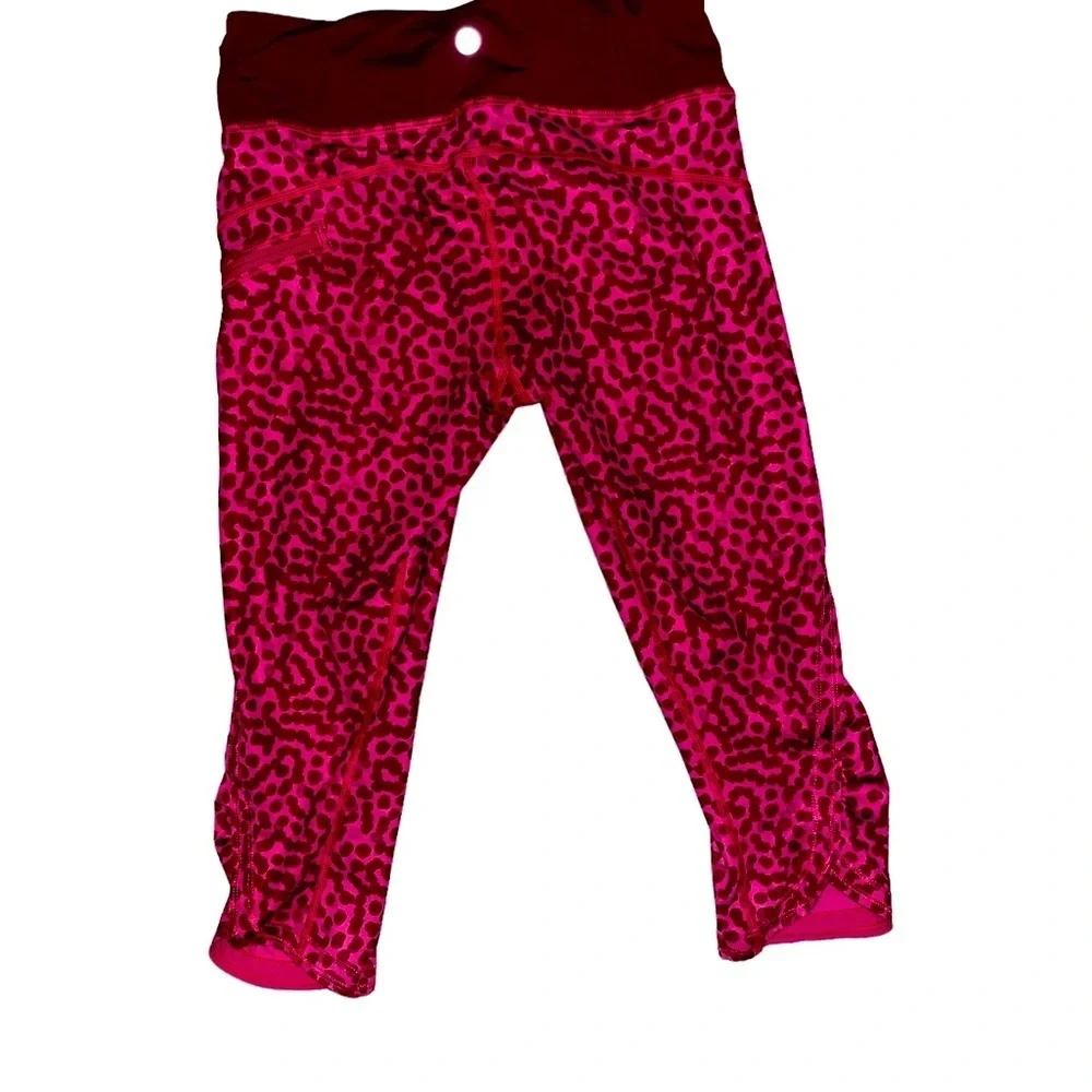 Lululemon‎ Athleisure Workout Stretchy Sport Cropped Capris Leggings